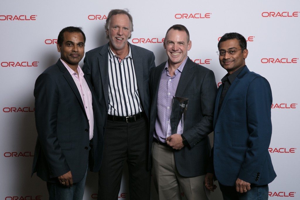 Beta Shim VP Zachariah Pratt accepts SMB Innovation Award at Oracle OpenWorld 2017